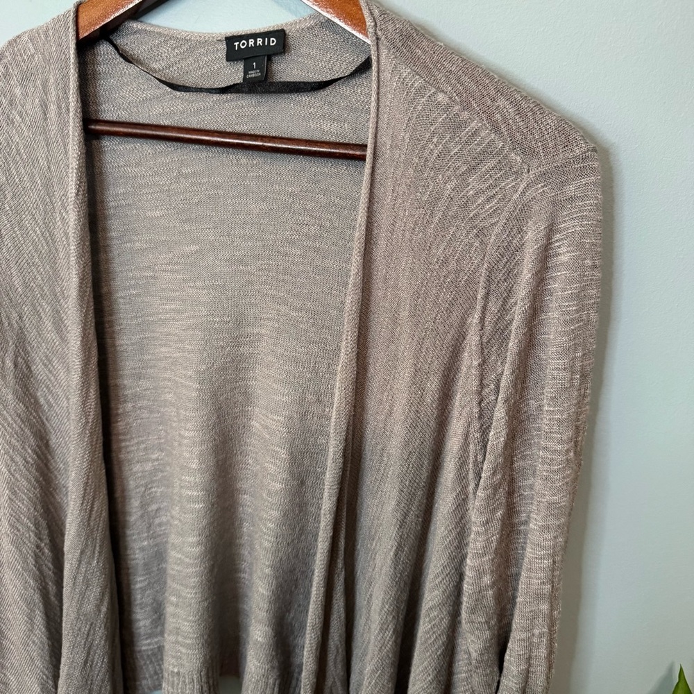 Torrid Slub Cardigan Drape Front Sweater in Gray. Size 1 (1X or 14/16) - Picture 4 of 14